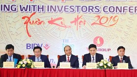 PM Nguyen Xuan Phuc at the conference of investors in Nghe An