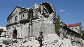 A church in Pampanga province is damaged after the earthquake on April 22 (Photo: AFP/VNA)