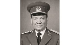 Former President and Politburo member Le Duc Anh