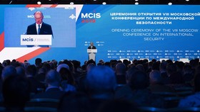 Secretary of Russia’s Security Council Nikolai Patrushev reads out President Vladimir Putin’s greetings to the 8th Moscow Conference on International Security on April 24 (Photo: VNA)