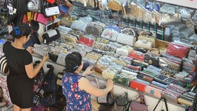 Wallets and handbags are usually faked (Illustrative photo: SGGP)