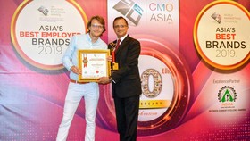 FE CREDIT ghi dấu thêm 3 giải thưởng tại lễ trao giải CMO ASIA 2019 