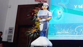 Bệnh viện có nhân viên robot