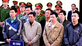 Đề nghị mức án tù giam đối với bác sĩ Lương cùng 6 bị cáo