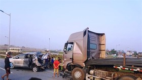 Tài xế xe container tông xe Innova đi lùi ở cao tốc vẫn bị quy tội