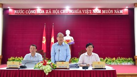 Ông Phan Ngọc Thọ trả lời các câu hỏi của phóng viên tại buổi họp báo thông báo kết quả Hội nghị phát triển Du lịch miền Trung và Tây Nguyên