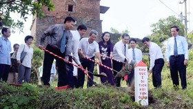 Lãnh đạo tỉnh Thừa Thiên – Huế và TP Đà Nẵng cùng nhau chôn cột mốc khu vực 1 di tích Hải Vân Quan