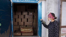 Hàng trăm tấn cá khô ứ đọng trong nhà lạnh 