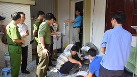 Lực lượng chức năng tiến hành khám nghiệm tại hiện trường. Ảnh Công an Hà Tĩnh cung cấp