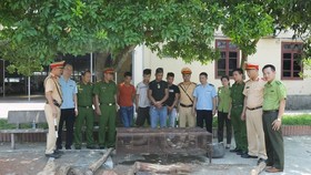 Số gỗ và động vật hoang dã bị bắt giữ