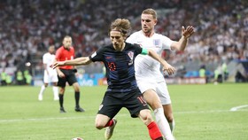 Luka Modric chiến đấu đấu đầy mạnh mẽ trước tuyển Anh. Ảnh: Getty Images