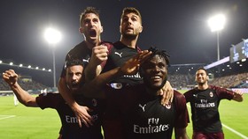 Niềm vui chiến thắng của AC Milan đã không trọn vẹn. Ảnh: Getty Images