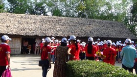 Hành trình về thăm quê Bác