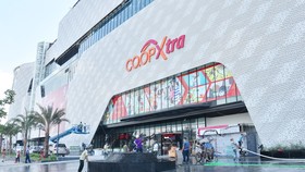 Đại siêu thị Co.opXtra đẳng cấp Singapore bên trong Sense City Phạm Văn Đồng sẽ giảm giá hàng trăm sản phẩm trong ngày khai trương.
