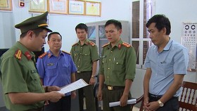 Cơ quan An ninh điều tra Công an tỉnh Sơn La đọc lệnh khởi tố, bắt tạm giam một bị can trong vụ gian lận thi cử mới đây