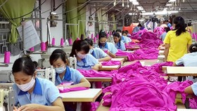 Nhập khẩu vải từ Trung Quốc tăng mạnh
