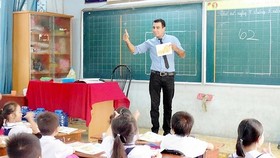 Một tiết học tiếng Anh với giáo viên nước ngoài tại Trường Tiểu học An Hội