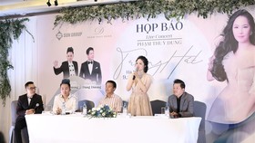 Sao Mai Phạm Thùy Dung họp báo giới thiệu live-concert "Trăng hát"