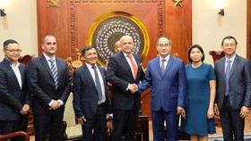 Bí thư Thành ủy TP Nguyễn Thiện Nhân tiếp ông Stefan Czucz, Tổng Giám đốc Công ty CZ Slovakia
