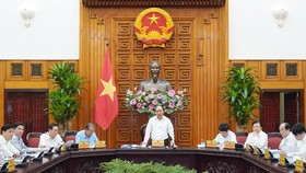 Thủ tướng Nguyễn Xuân Phúc phát biểu tại cuộc họp. Ảnh: VGP