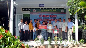Tập đoàn Lộc Trời trao 4 nhà tình thương