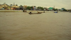 Hậu Giang cập nhật độ mặn qua điện thoại
