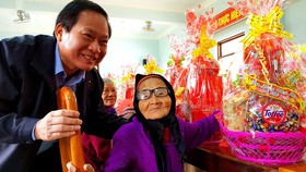 Hàng ngàn tỷ đồng lo tết cho người dân