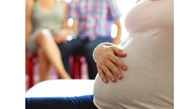 Vợ chồng vô sinh có quyền nhờ mang thai hộ vì mục đích nhân đạo