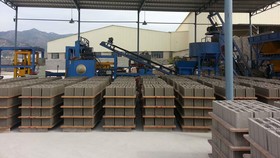 Sản xuất vật liệu xây dựng từ tro xỉ nhiệt điện
