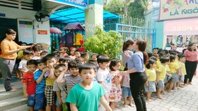 Điểm danh các bé sau khi thực hành kỹ năng thoát nạn