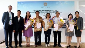 Senturia Vườn Lài bàn giao sổ hồng cho cư dân