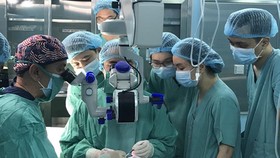 2 thanh niên nghèo được ghép giác mạc hiến tặng