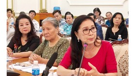 Nghệ sĩ Kim Xuân trăn trở về những khó khăn mà kịch nói TPHCM đang gánh suốt nhiều năm nay. Ảnh: VOV