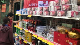 UBND quận Tân Phú mở điểm bán hàng BOTT để công nhân thuận tiện mua sắm