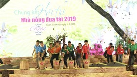 Các đội tranh tài tại Hội thi “Nhà nông đua tài 2019” với chủ đề “Canh tác cà phê thông minh”