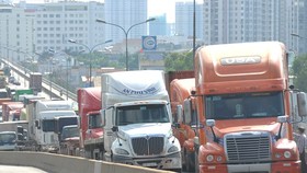 Sông sâu chớ lội, đò đầy chớ đi