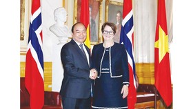Chiều 25-5, tại thủ đô Oslo, Thủ tướng Nguyễn Xuân Phúc hội kiến Chủ tịch Quốc hội Na Uy Tone Wilhelmsen Troen Ảnh: TTXVN