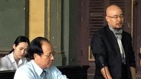 Ông Đặng Lê Nguyên Vũ (phải) được quyền điều hành Trung Nguyên