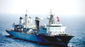Một tàu chiến Trung Quốc xâm phạm lãnh hải Philippines