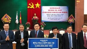 Korean group gives happy bus to Quy Nhon City