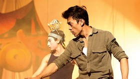 Đạo diễn Leon Quang Lê chỉ đạo diễn xuất phim Song lang
