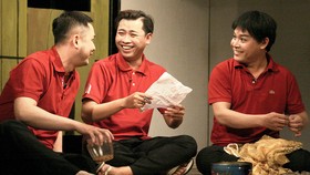 Tắt đèn là chạy - thấm đẫm tình sân khấu