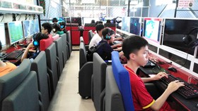 Hè đến, lo trẻ nghiện game