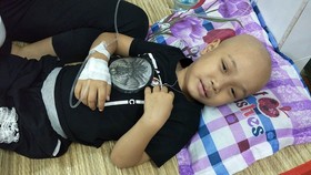 Cháu bé 5 tuổi bỗng dưng bị mù