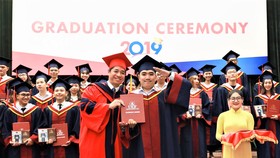 Đại học không thể “học đại”