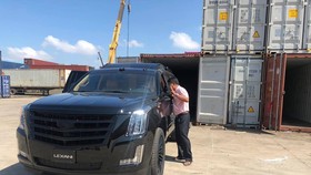 'Chuyên cơ mặt đất' Cadillac Escalade độ Lexani hàng độc về Việt Nam