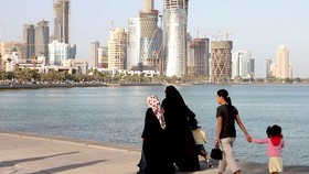Sống ở Qatar
