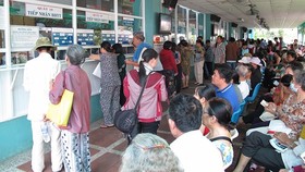 Ngày đầu tăng viện phí: Người bệnh băn khoăn về quyền lợi
