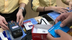 Kiểm soát chặt việc rút tiền qua thẻ tín dụng trái quy định