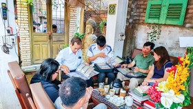 Truyền giữ lịch sử qua tiền giấy